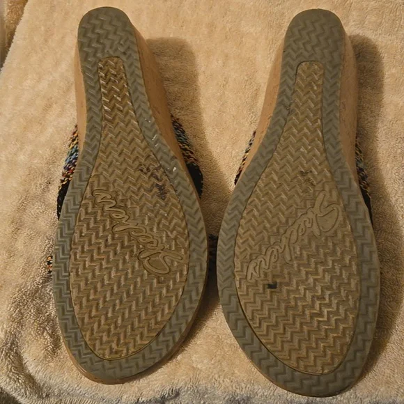 Sandal - Picture 2 of 2